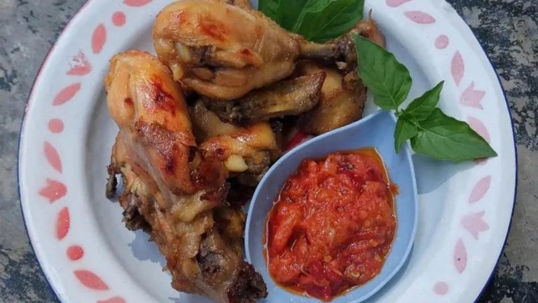 resep-ayam-goreng-nyonya-menguak-kelezatan-warisan-kuliner-peranakan-yang-otentik