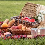 top-10-picnic-basket-essentials-for-the-perfect-outdoor-feast